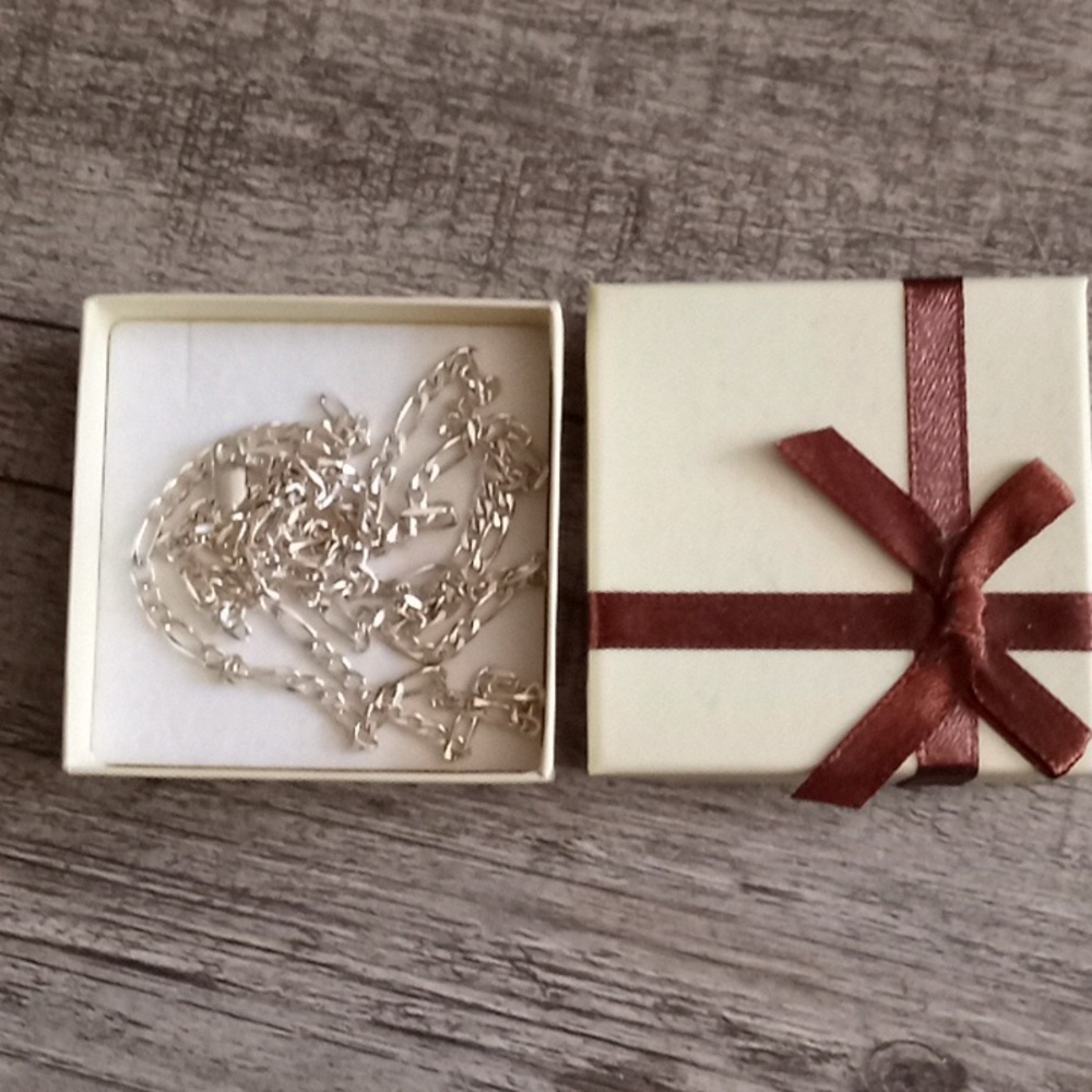 Unisex silver necklace